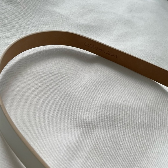 Calvin Klein - White Leather Belt - size Small - Picture 3 of 5